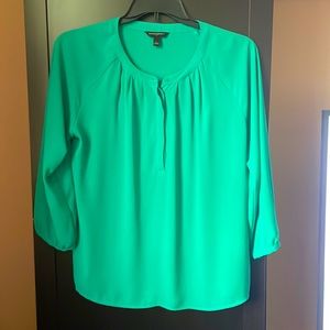 Banana Republic 3/4 sleeve blouse with hidden buttons and jewel neck collar